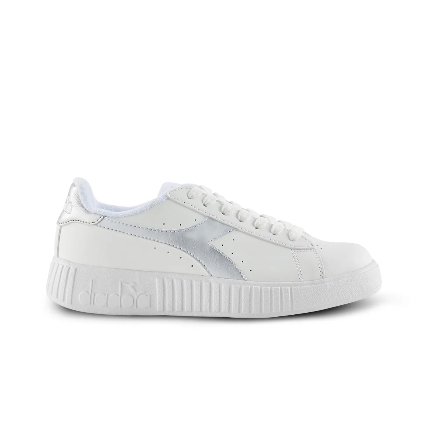 diadora_baskets_et_sneake_0-2.webp Diadora baskets et sneakers 175 737 blanc